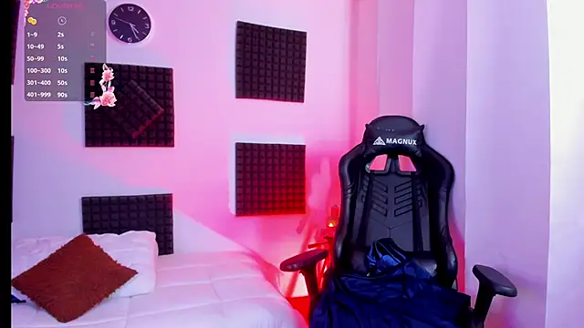 Snapshot of hannarusso chatting on 10.02.25 hannarusso online show from 10.02.25