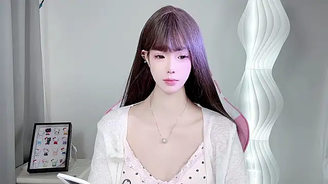 Snapshot of Gogo-888 chatting on 10.28.25 Gogo-888 online show from 10.28.25