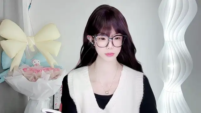 Snapshot of Gogo-888 chatting on 11.17.25 Gogo-888 online show from 11.17.25