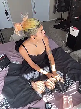 Snapshot of Harley_cams chatting on 10.31.25 Harley cams online show from 10.31.25