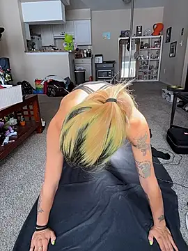 Snapshot of Harley_cams chatting on 11.12.25 Harley cams online show from 11.12.25