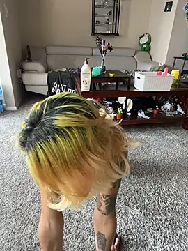 Snapshot of Harley_cams chatting on 11.17.25 Harley cams online show from 11.17.25