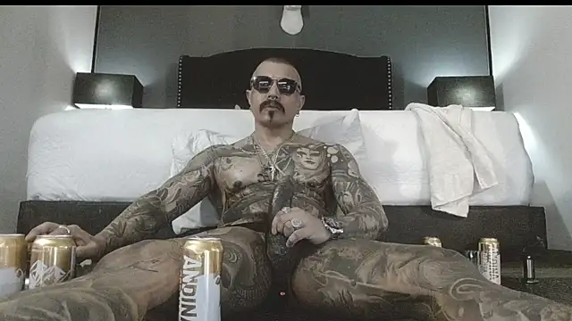 danilog515 online show from 11.13.25