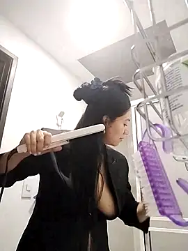 scarlet evanss online show from 03.17.25