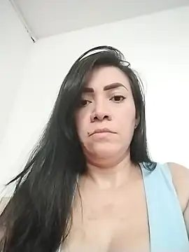 scarlet evanss online show from 10.15.25