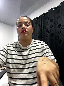 pareja curiosa19 online show from 11.30.25