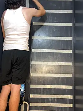 Snapshot of bwcizThrobbing chatting on 12.22.25 bwcizThrobbing online show from 12.22.25