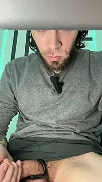 Snapshot of bwcizThrobbing chatting on 01.10.26 bwcizThrobbing online show from 01.10.26