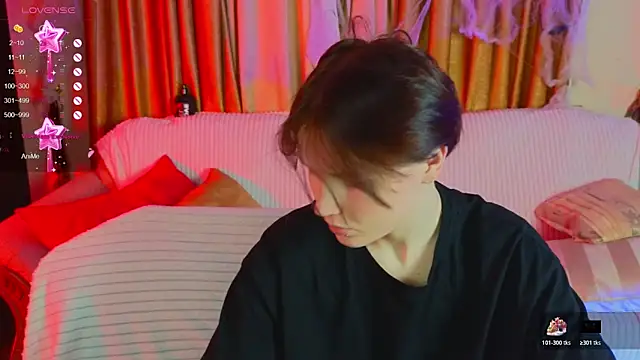 Snapshot of Tara_Lawson chatting on 11.02.25 Tara Lawson online show from 11.02.25