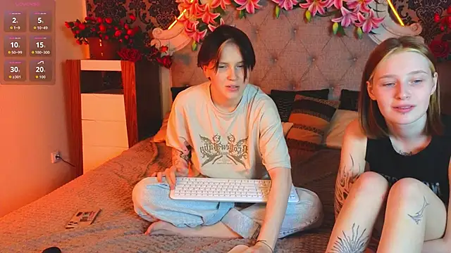 Snapshot of Tara_Lawson chatting on 11.21.25 Tara Lawson online show from 11.21.25