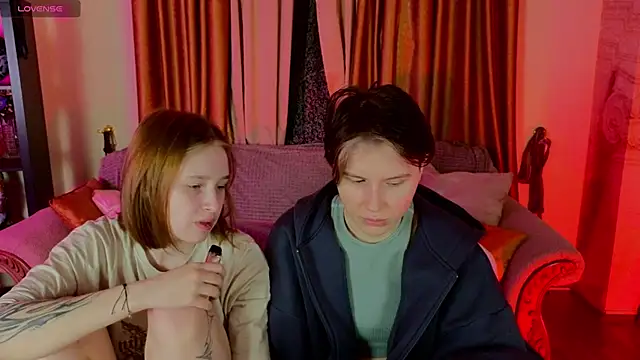 Snapshot of Tara_Lawson chatting on 11.28.25 Tara Lawson online show from 11.28.25