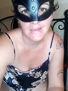 emiliemilf online show from 11.11.25