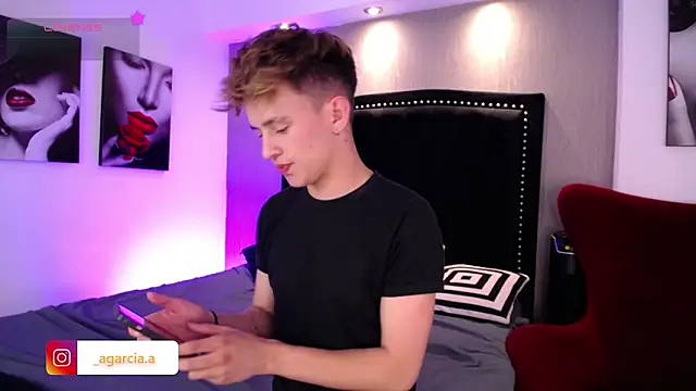 Snapshot of LiamWildx20 chatting on 02.11.26 LiamWildx20 online show from 02.11.26