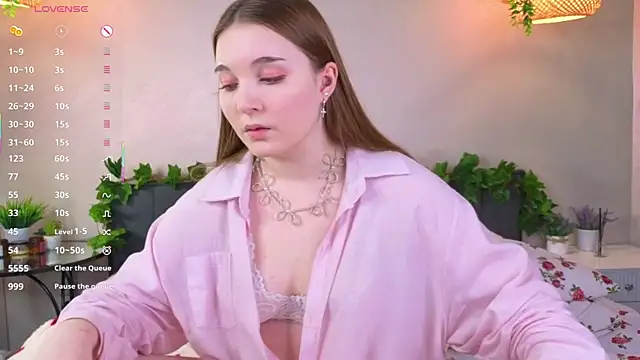 Snapshot of ConstanceHelms chatting on 11.06.25 ConstanceHelms online show from 11.06.25