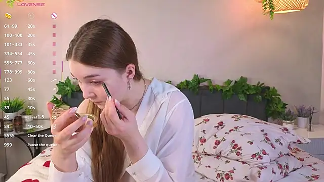 Snapshot of ConstanceHelms chatting on 11.10.25 ConstanceHelms online show from 11.10.25