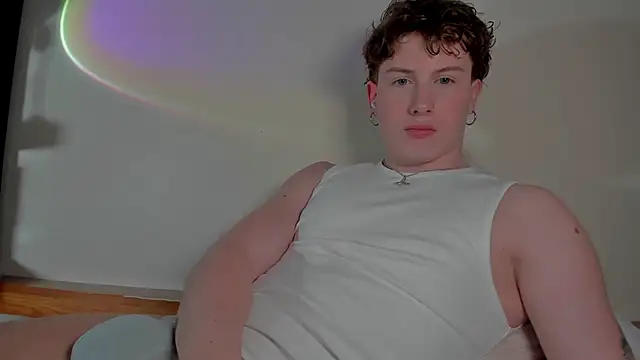 Snapshot of RobFavorite1 chatting on 03.21.25 RobFavorite1 online show from 03.21.25