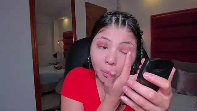 Snapshot of abby_roux chatting on 10.25.25 abby roux online show from 10.25.25