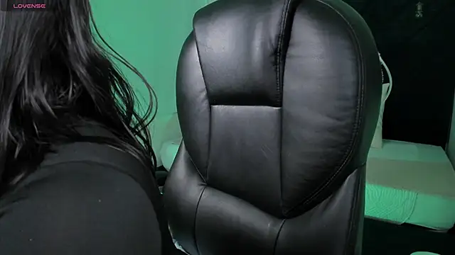 Snapshot of abby_roux chatting on 10.31.25 abby roux online show from 10.31.25