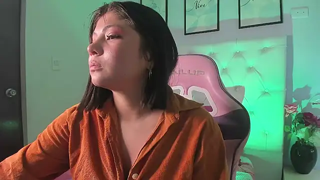 Snapshot of abby_roux chatting on 11.23.25 abby roux online show from 11.23.25