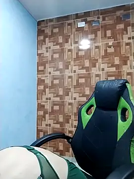 Snapshot of Mabbaldama chatting on 10.27.25 Mabbaldama online show from 10.27.25