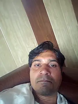 Snapshot of johnny8731 chatting on 05.17.26 johnny8731 online show from 05.17.26