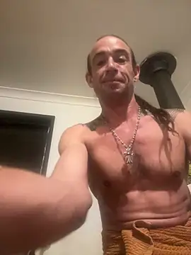 Snapshot of mastertittiefkr chatting on 11.04.25 mastertittiefkr online show from 11.04.25