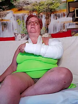 QueenPammy1 online show from 02.25.25