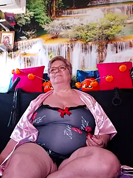 QueenPammy1 online show from 10.30.25