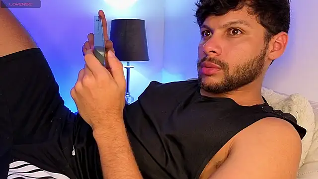 Snapshot of haku_kanjy chatting on 10.16.25 haku kanjy online show from 10.16.25