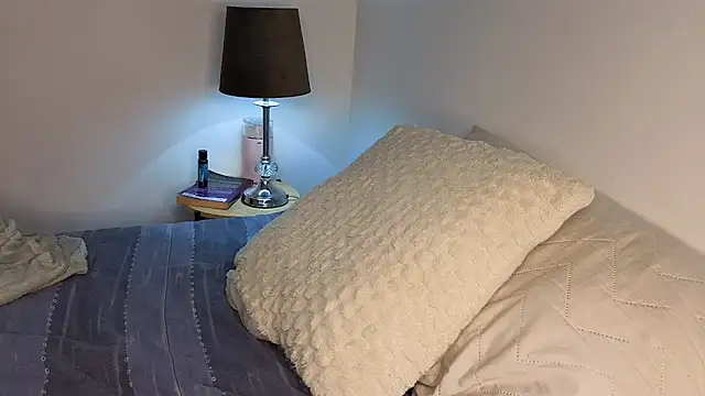 Snapshot of haku_kanjy chatting on 10.26.25 haku kanjy online show from 10.26.25