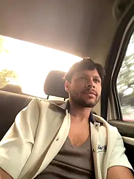 Snapshot of haku_kanjy chatting on 10.31.25 haku kanjy online show from 10.31.25