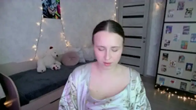 Snapshot of BarbiePieer chatting on 11.07.25 BarbiePieer online show from 11.07.25