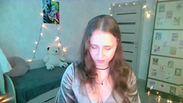 Snapshot of BarbiePieer chatting on 11.14.25 BarbiePieer online show from 11.14.25