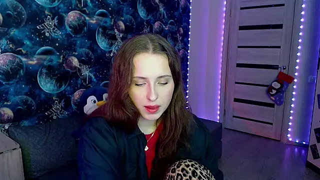 Snapshot of BarbiePieer chatting on 12.05.25 BarbiePieer online show from 12.05.25