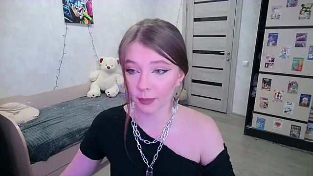 Snapshot of GinnyBlacky chatting on 11.29.25 GinnyBlacky online show from 11.29.25