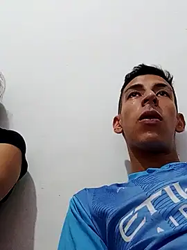 Snapshot of perversumm chatting on 03.17.25 perversumm online show from 03.17.25