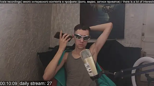 Snapshot of w0rkman chatting on 09.13.25 w0rkman online show from 09.13.25