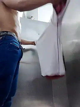 Snapshot of Pichoneterno chatting on 02.19.26 Pichoneterno online show from 02.19.26