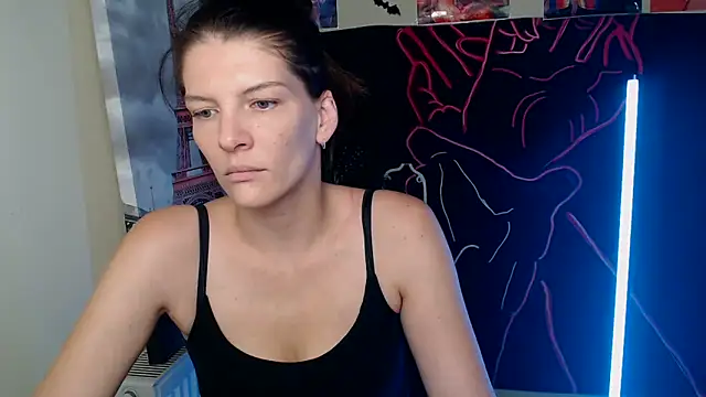 VanessaRey  online show from 10.26.25