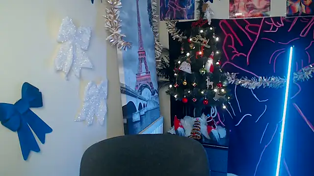 VanessaRey  online show from 12.20.25