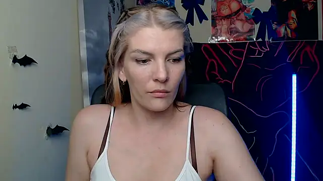 VanessaRey  online show from 05.13.26