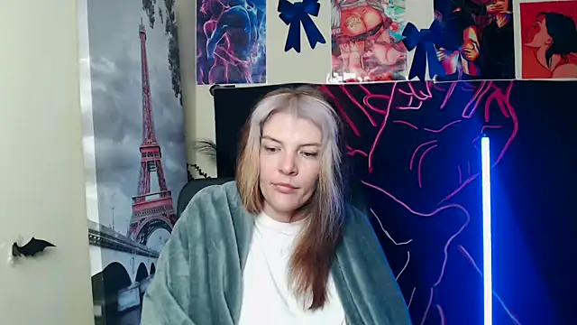 VanessaRey  online show from 05.17.26