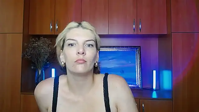 Snapshot of VanessaRey_ chatting on 07.07.26 VanessaRey online show from 07.07.26