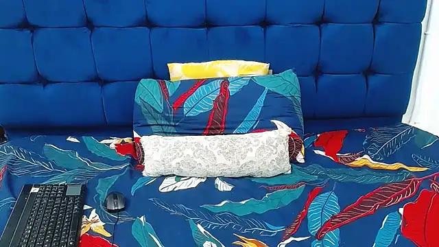 Snapshot of AriesCake chatting on 02.20.26 AriesCake online show from 02.20.26