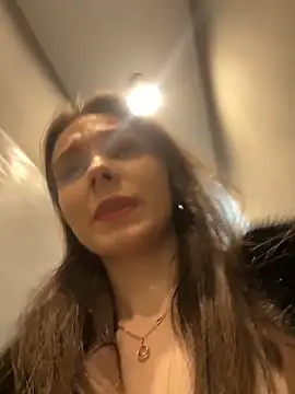 Snapshot of MilaBee chatting on 02.07.26 MilaBee online show from 02.07.26