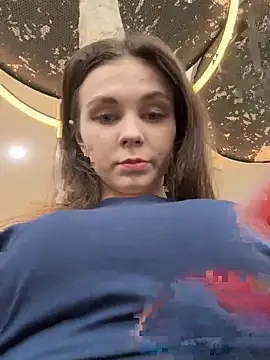 Snapshot of MilaBee chatting on 02.11.26 MilaBee online show from 02.11.26