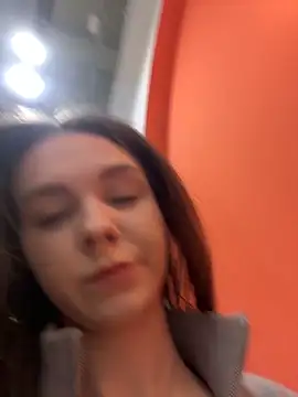 Snapshot of MilaBee chatting on 02.23.26 MilaBee online show from 02.23.26