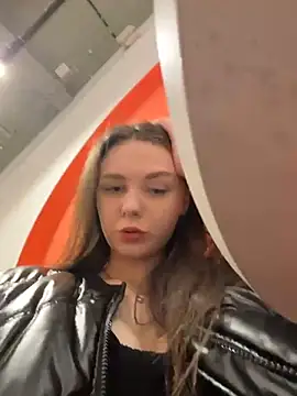 MilaBee online show from 05.10.26