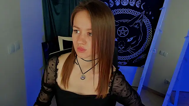 Snapshot of Catherine_e chatting on 10.31.25 Catherine e online show from 10.31.25