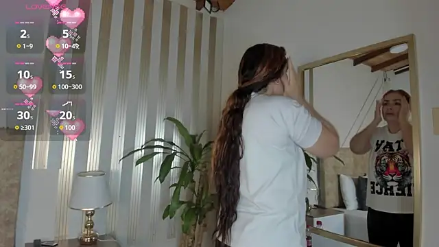 Snapshot of angelinarouse_ chatting on 09.28.25 angelinarouse online show from 09.28.25